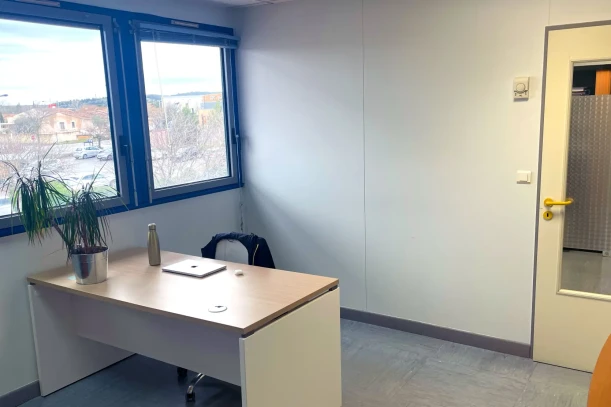 Bureau privé - 30133 - 2 postes - 350€