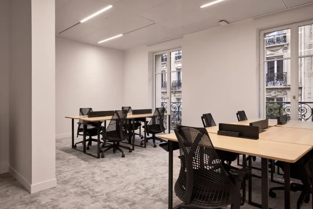 Bureau privé - 75008 - 4 postes - 3760€