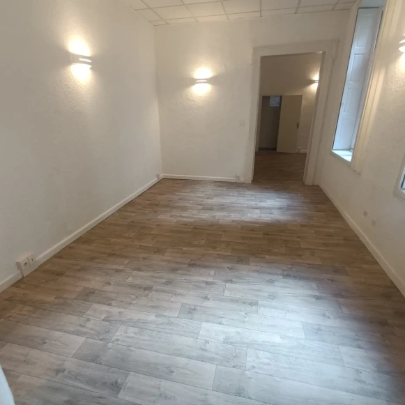 Bureau privé 21 m² 5 postes Location bureau Rue de Maguelone Montpellier 34000 - photo 1