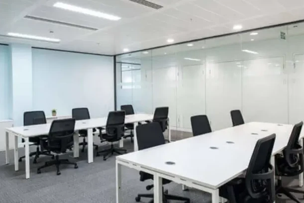 Bureau privé - 33170 - 8 postes - 2028€