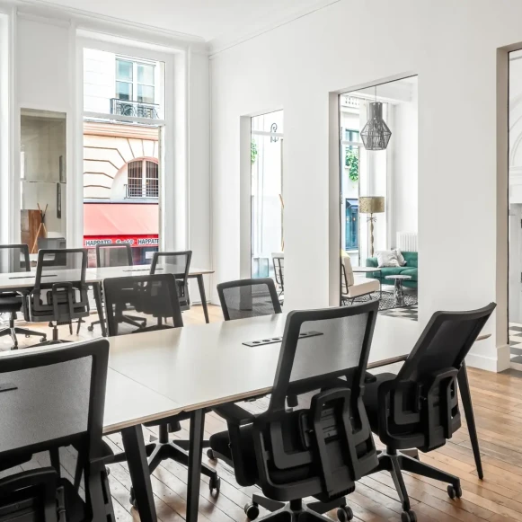 Espace indépendant 450 m² 60 postes Coworking Rue Sainte-Anne Paris 75002 - photo 3