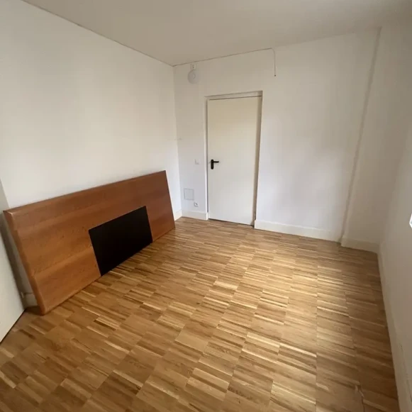 Bureau privé 13 m² 2 postes Location bureau Rue des Annelets Paris 75019 - photo 2