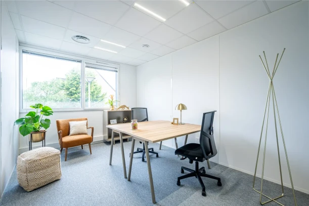 Bureau privé - 35170 - 2 postes - 756€