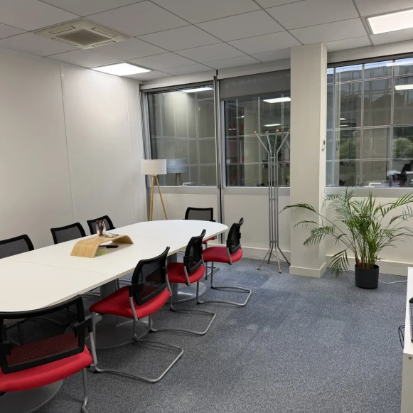Open Space  6 postes Location bureau Rue Andras Beck Meudon 92360 - photo 3