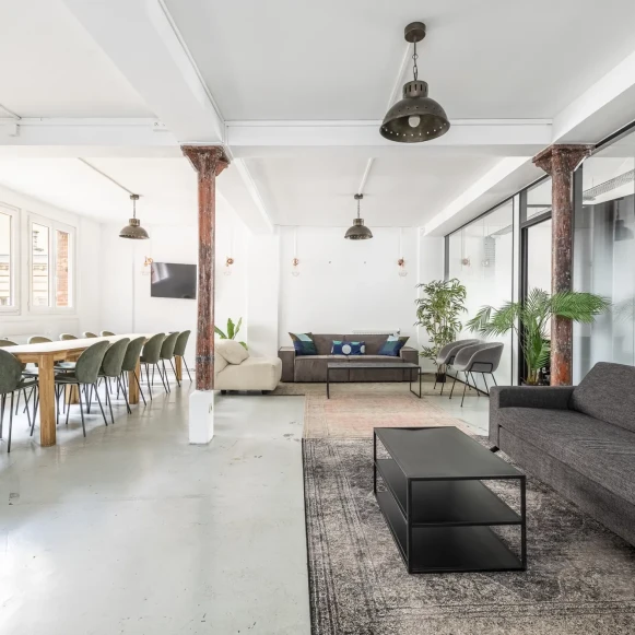 Espace indépendant 200 m² 36 postes Location bureau Rue Louis Blanc Paris 75010 - photo 2