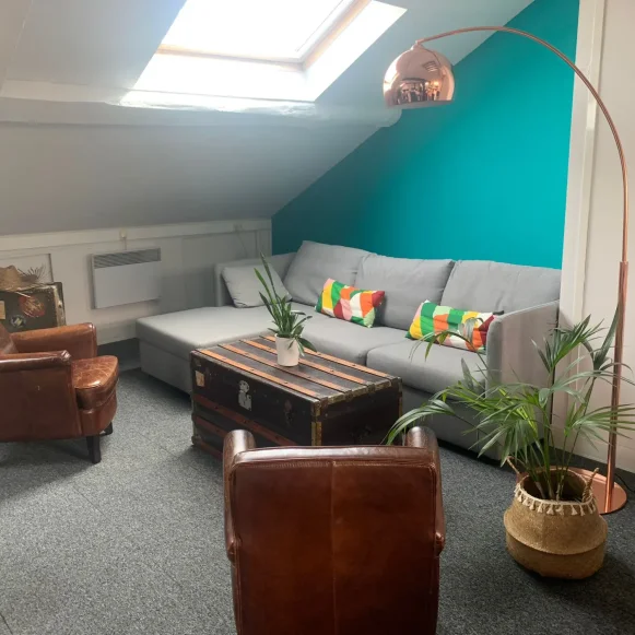 Bureau privé 80 m² 5 postes Location bureau Rue Chanzy Paris 75011 - photo 2