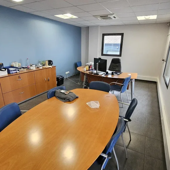 Bureau privé 30 m² 4 postes Coworking Rue André Marie Ampère Plaisance-du-Touch 31830 - photo 8