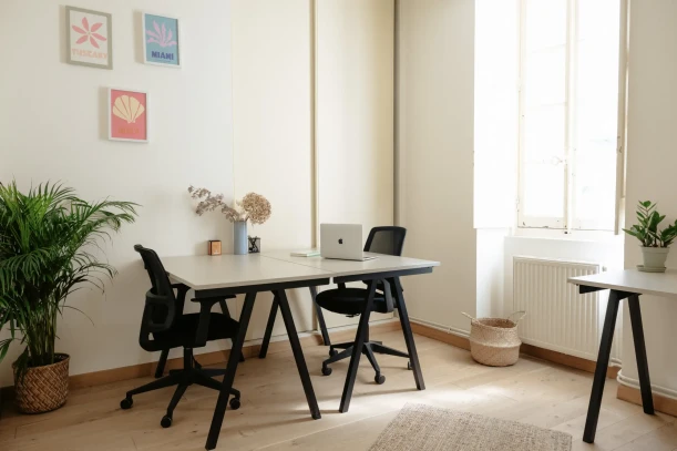 Bureau privé - 33000 - 3 postes - 700€