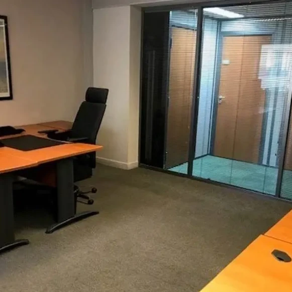 Bureau privé 25 m² 5 postes Coworking Rue Jean Jaurès Levallois-Perret 92300 - photo 1