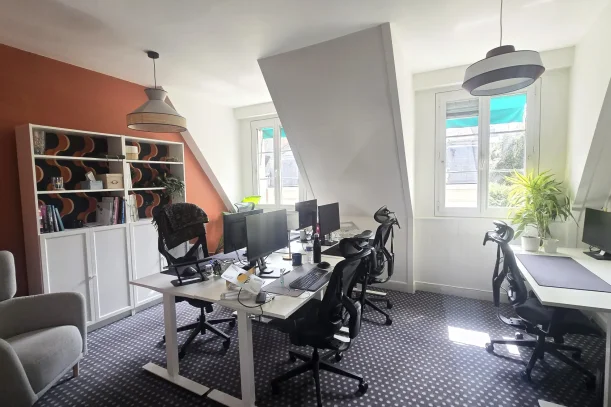Bureau privé - 35700 - 8 postes - 1600€