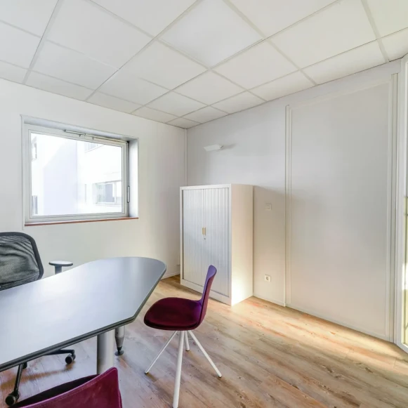 Espace indépendant 125 m² 25 postes Coworking Rue du Pont de l'Arche Saint-Avertin 37550 - photo 6