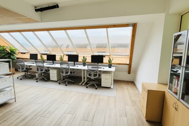 Espace indépendant - 92170 - 21 postes - 9970€