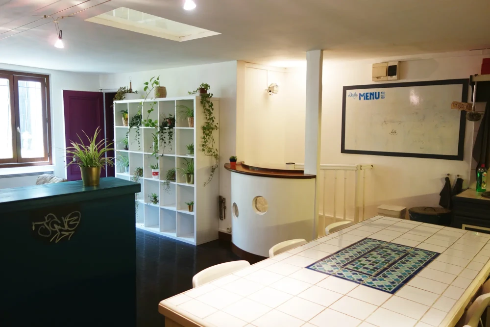 Bureau privé - 75018 - 6 postes - 1200€