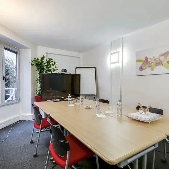 Bureau privé 14 m² 3 postes Coworking Rue du Helder Paris 75009 - photo 1