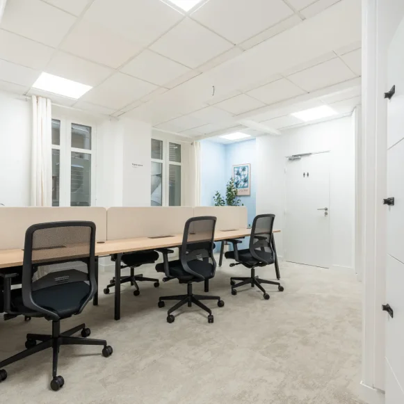 Espace indépendant 218 m² 33 postes Location bureau Rue Montmartre Paris 75002 - photo 5