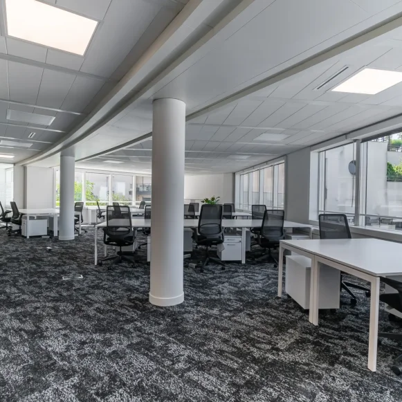 Espace indépendant 620 m² 80 postes Coworking Rue du Gouverneur Général Éboué Issy-les-Moulineaux 92130 - photo 1