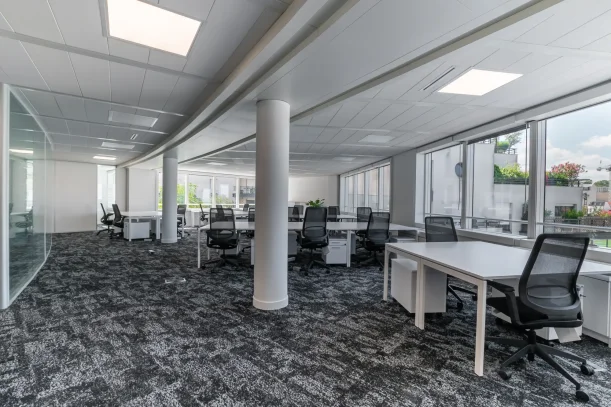 Espace indépendant - 92130 - 80 postes - 34000€