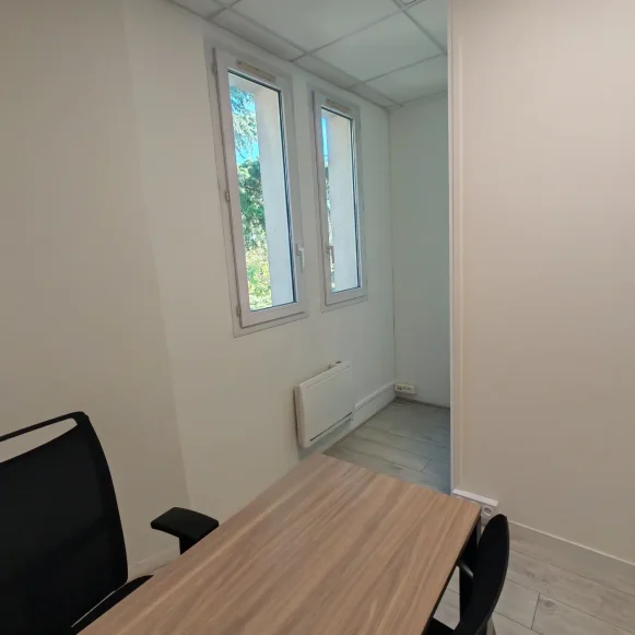 Bureau privé 11 m² 1 poste Location bureau Avenue Raspail Saint-Maur-des-Fossés 94100 - photo 3