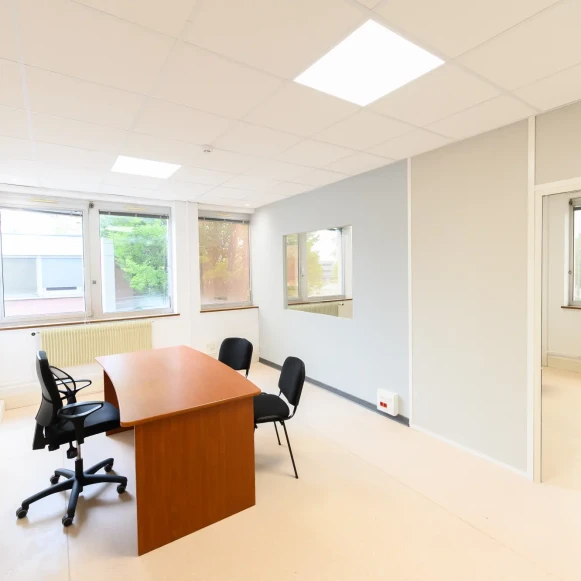 Bureau privé 34 m² 2 postes Coworking Avenue du Général de Gaulle Sausheim 68390 - photo 1