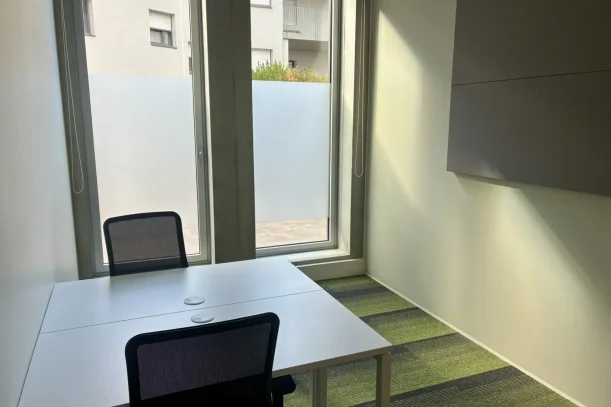 Bureau privé - 49000 - 3 postes - 682€
