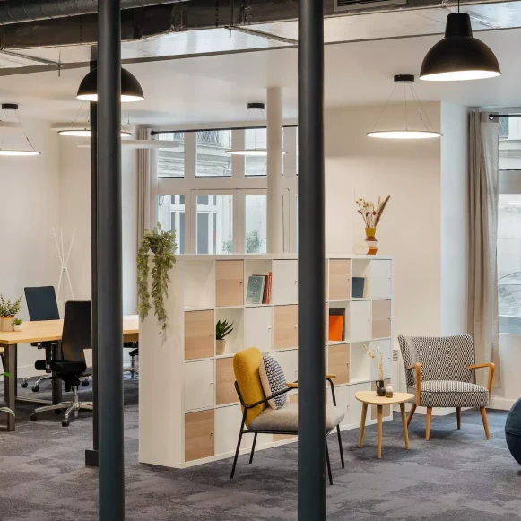 Espace indépendant 370 m² 70 postes Location bureau Rue des Petites Écuries Paris 75010 - photo 4