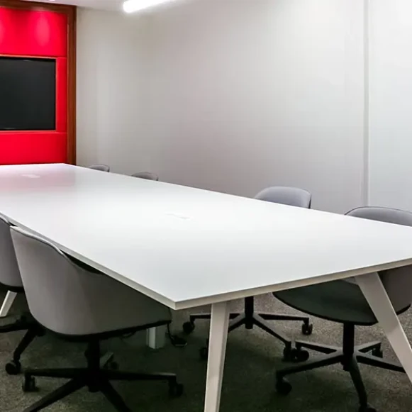 Bureau privé 12 m² 3 postes Coworking Rue George Stephenson Montigny-le-Bretonneux 78180 - photo 5