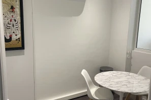 Open Space - 75008 - 3 postes - 450€