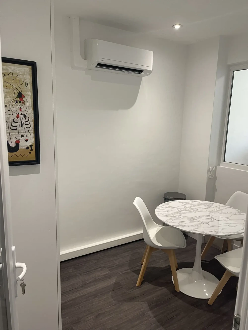 Open Space - 75008 - 3 postes - 450€