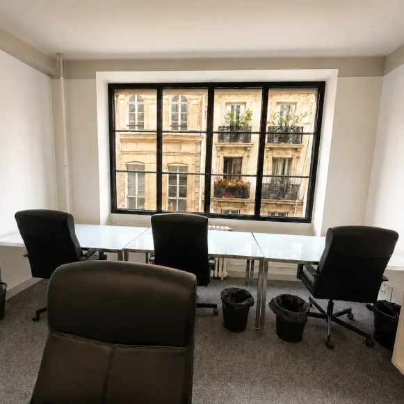 Bureau privé 16 m² 6 postes Location bureau Rue de Richelieu Paris 75002 - photo 1
