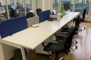 Bureau privé - 75004 - 8 postes - 2500€