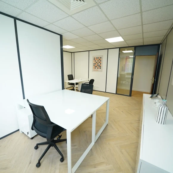 Bureau privé 20 m² 4 postes Coworking Avenue de Norvège Villebon-sur-Yvette 91140 - photo 1