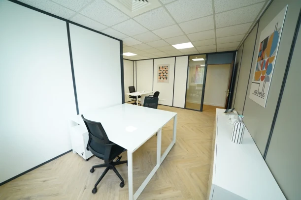 Bureau privé - 91140 - 4 postes - 2000€