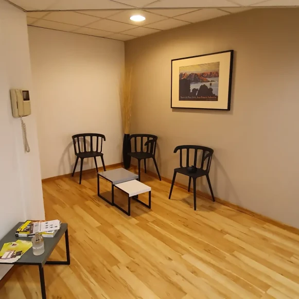 Bureau privé 10 m² 1 poste Location bureau Rue François Muret de Pagnac Quimper 29000 - photo 2