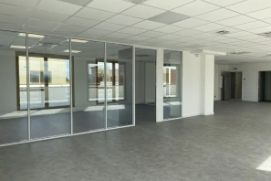 Bureau privé - 69570 - 4 postes - 1665€