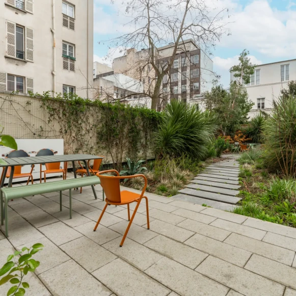 Espace indépendant 150 m² 18 postes Coworking Rue de Calais Paris 75009 - photo 5