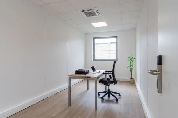 Bureau privé - 77700 - 2 postes - 700€