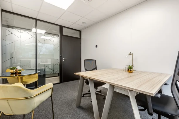 Bureau privé - 78990 - 2 postes - 942€