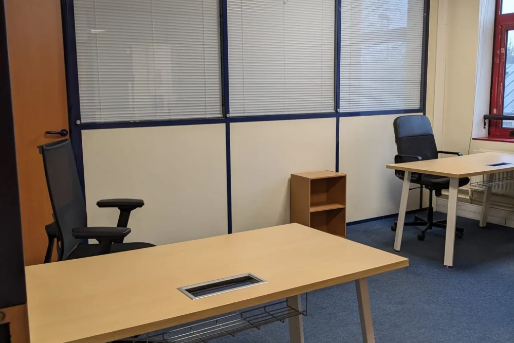 Bureau privé - 93210 - 5 postes - 500€