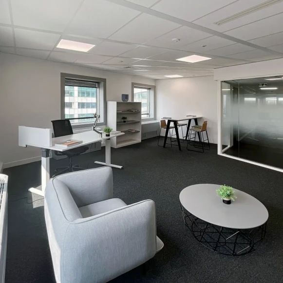 Bureau privé 450 m² 107 postes Coworking Place des Cinq Martyrs du Lycée Buffon Paris 75015 - photo 6