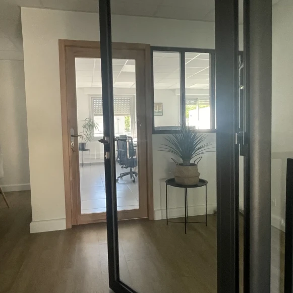 Bureau privé 10 m² 2 postes Location bureau Avenue Marc Seguin Privas 07000 - photo 5