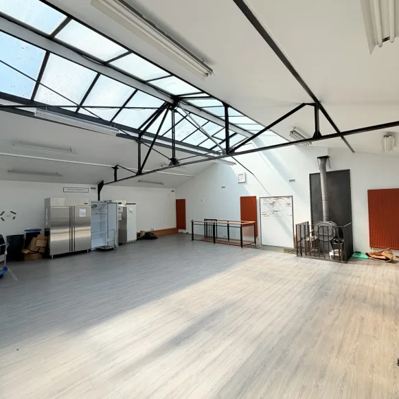 Espace indépendant 214 m² 40 postes Location bureau Avenue Joseph Binet Colombes 92700 - photo 5