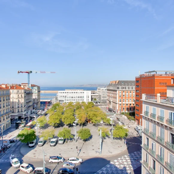 Bureau privé 15 m² 1 poste Coworking Rue de Forbin Marseille 13002 - photo 1