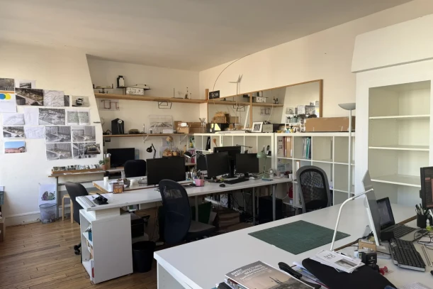 Open Space - 75011 - 2 postes - 280€