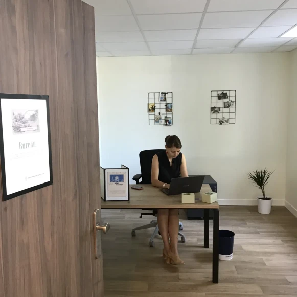 Bureau privé 15 m² 1 poste Coworking Impasse le Quenotin Chagny 71150 - photo 1