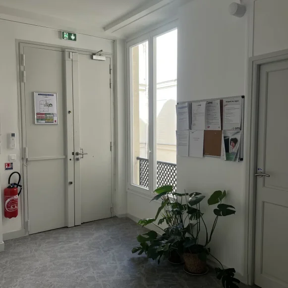 Bureau privé 32 m² 8 postes Location bureau Rue de la Chaussée d'Antin Paris 75009 - photo 4
