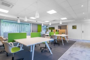 Bureau privé - 06560 - 3 postes - 1287€