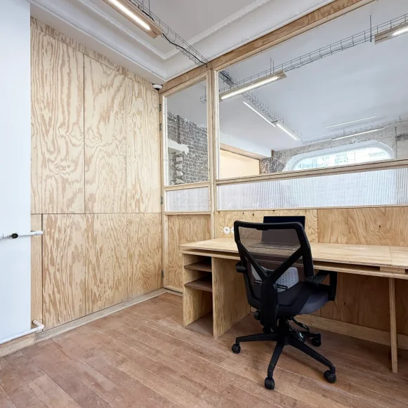 Bureau privé 13 m² 4 postes Location bureau Rue Jean de la Fontaine Paris 75016 - photo 3