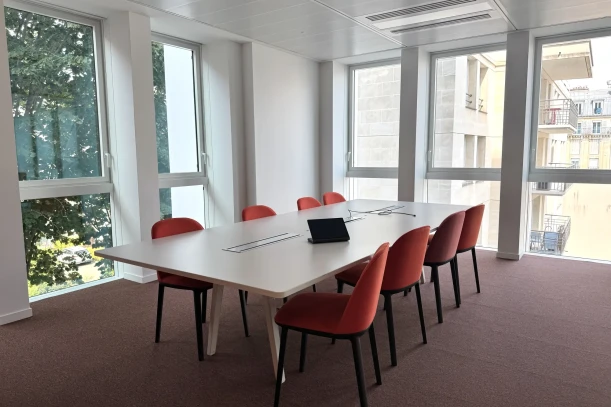 Bureau privé - 92300 - 6 postes - 1800€