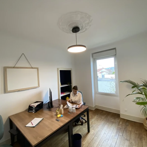Bureau privé 16 m² 2 postes Coworking Rue Marcellin Berthelot Nuits-Saint-Georges 21700 - photo 3