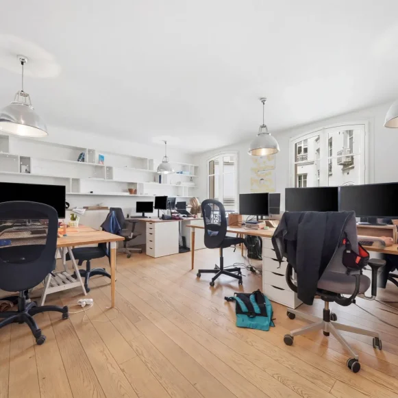 Espace indépendant 120 m² 18 postes Location bureau Rue du Rocher Paris 75008 - photo 5
